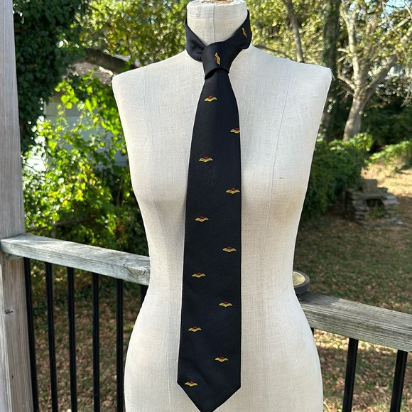 Brooks Brothers Black with Red and Gold All Silk Tie - Picture 1 of 6